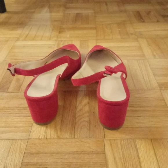 Red slingbacks - Picture 3 of 7